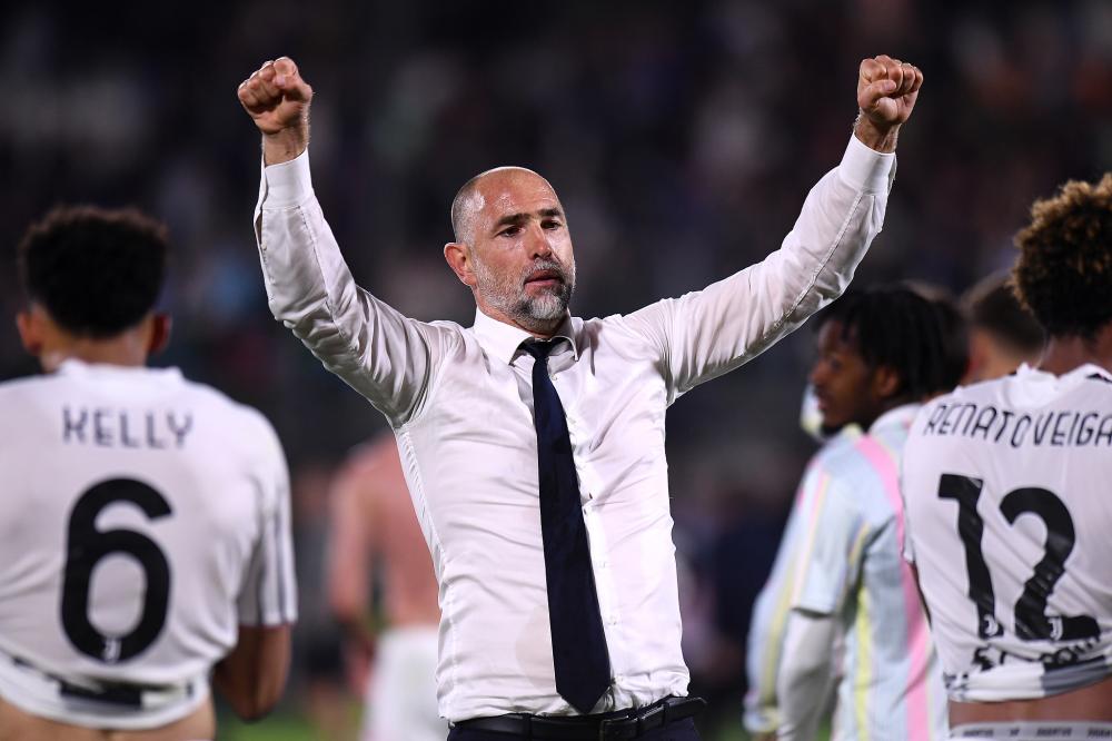 欧文：唯一担心的是库尼亚的脾气，毕竟队里已经有一个B费了